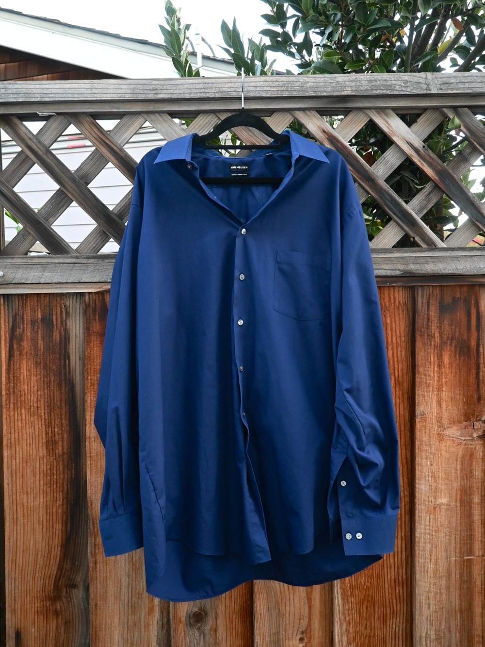 Men’s Van Heusen Navy Blue Dress Shirt